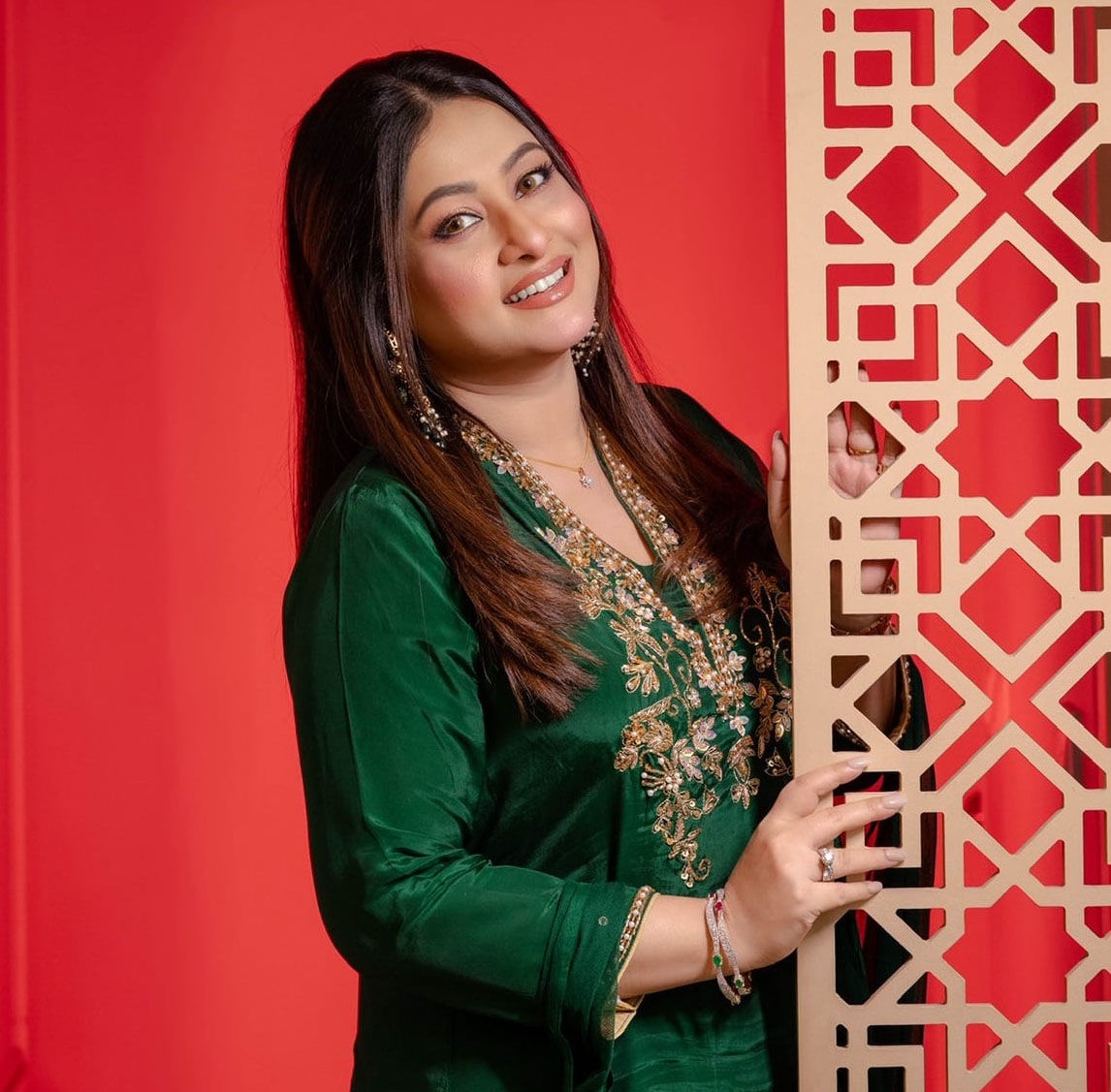 নতুন করে মোহ ছড়ালেন নায়িকা পূর্ণিমা