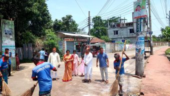 গোপালগঞ্জে ডিসি’র দিকনির্দেশনায় ও পৌর প্রশাসকের দূরদর্শিতায় ৮ ঘন্টায় কুরবানীর বর্জ্য অপসারণ করে প্রশংসায় ভাসছে প্রশাসন