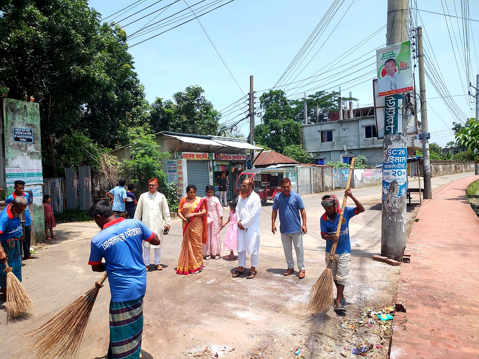 গোপালগঞ্জে ডিসি’র দিকনির্দেশনায় ও পৌর প্রশাসকের দূরদর্শিতায় ৮ ঘন্টায় কুরবানীর বর্জ্য অপসারণ করে প্রশংসায় ভাসছে প্রশাসন