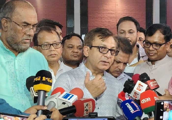 দীর্ঘদিনের সংকট আড়াই মাসে সমাধান সম্ভব নয়, ধৈর্য ধরতে হবে: বাণিজ্যমন্ত্রী