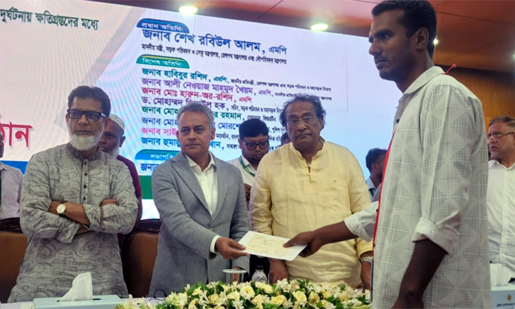 চালকের অদক্ষতা ও ত্রুটিপূর্ণ যানবাহনের কারণেই অধিকাংশ সড়ক দুর্ঘটনা ঘটছে : সড়ক পরিবহন মন্ত্রী